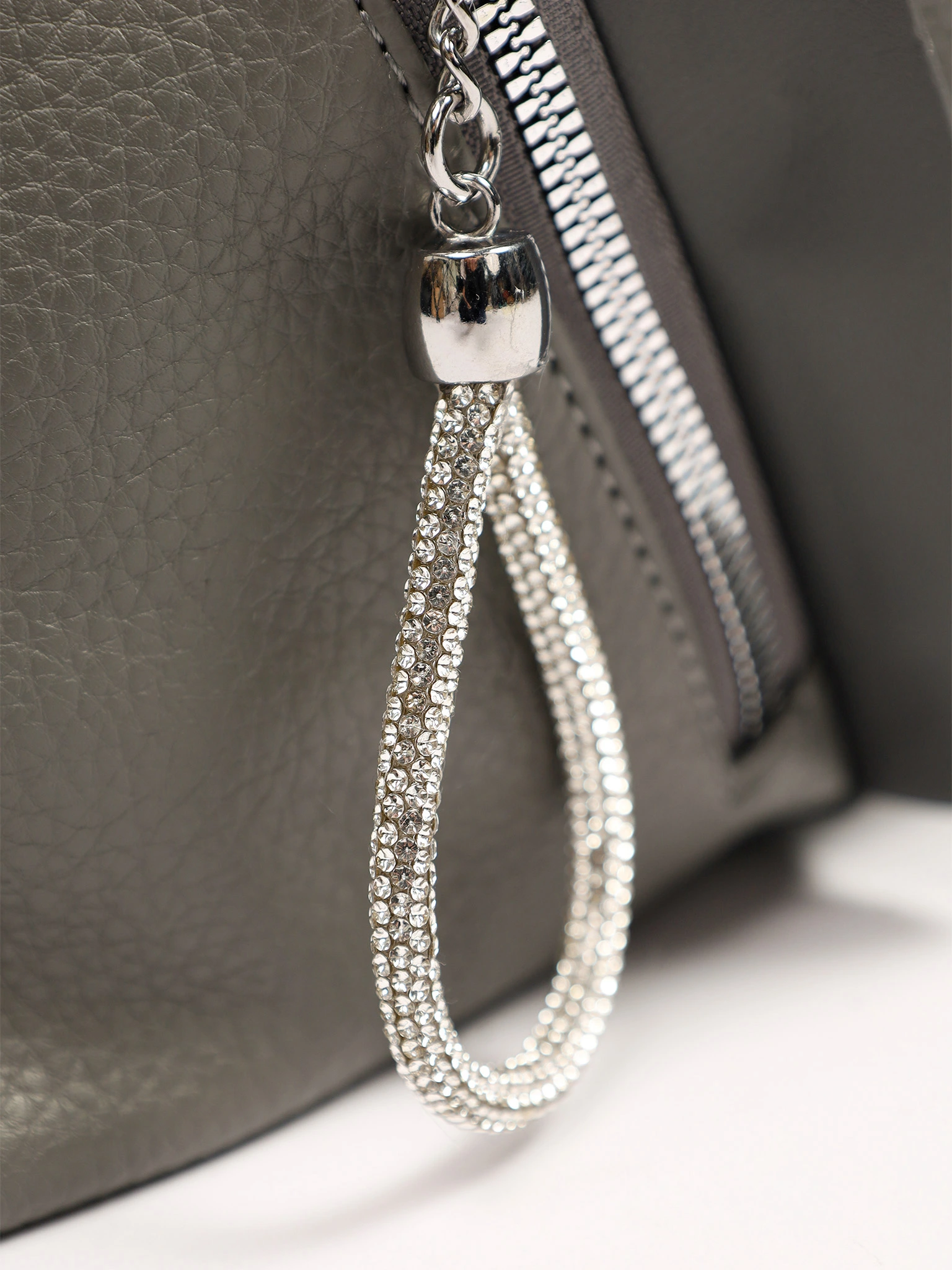 Сумка-шоппер с декоративными пуллерами со стразами в ассортименте